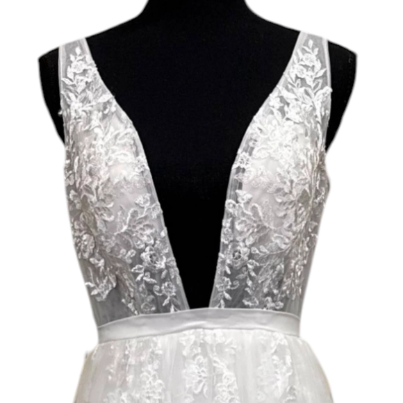 Spaghetti Straps Tulle A-line Wedding Dresses | Deep V-neck Pleated Bridal Gowns - Picture 5 of 16